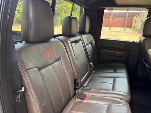Used 2016 Ford F250 King Ranch w/ King Ranch w/Chrome Package AWD/4WD image 31