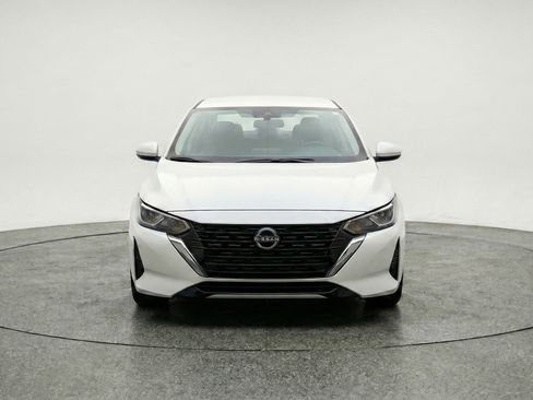 Used 2025 Nissan Sentra SV image 2