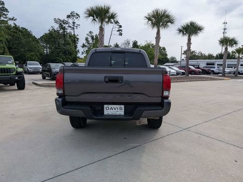 Used 2022 Toyota Tacoma SR w/ SR Convenience Package RWD image 4