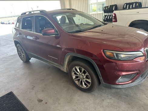 Used 2019 Jeep Cherokee Latitude Plus FWD image 3