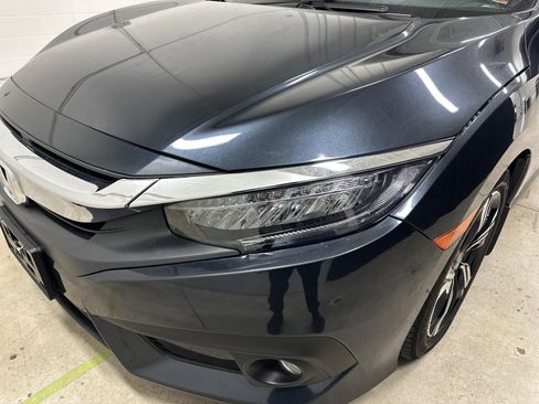 Used 2016 Honda Civic Touring image 6