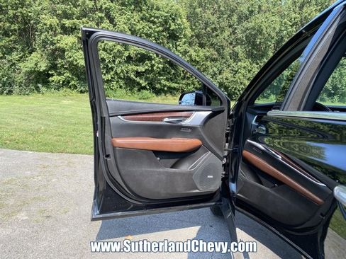 Used 2022 Cadillac XT5 Premium Luxury image 14