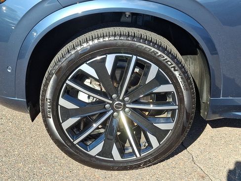 Used 2025 Volvo XC90 B6 Plus AWD/4WD image 8