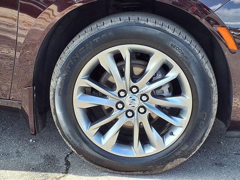 Used 2023 Buick Enclave Avenir image 9