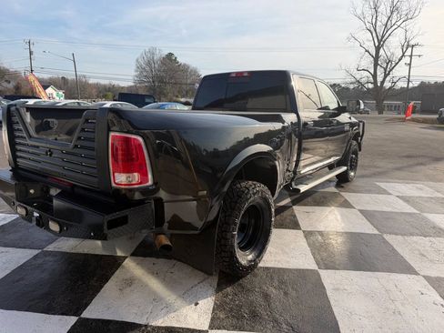 Used 2017 RAM 3500 Laramie Longhorn image 7