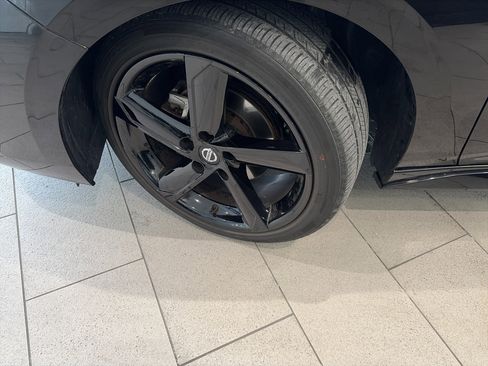 Used 2023 Nissan Sentra SR w/ Midnight Edition Package image 8