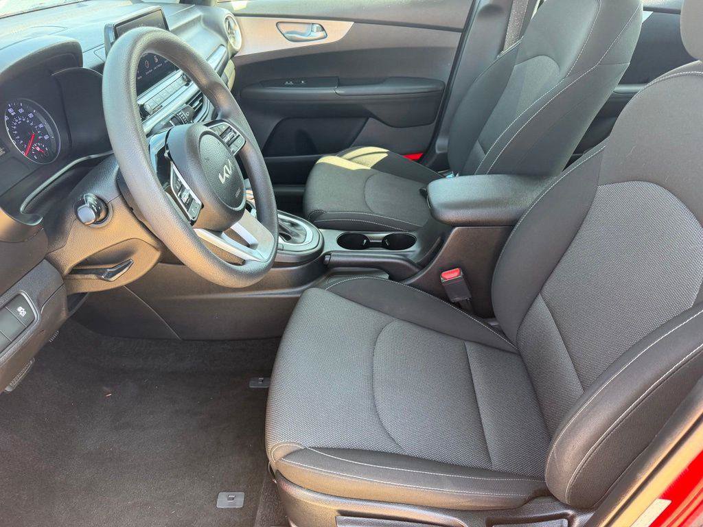Used 2023 Kia Forte LXS FWD image 10