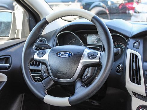 Used 2012 Ford Focus Titanium image 19