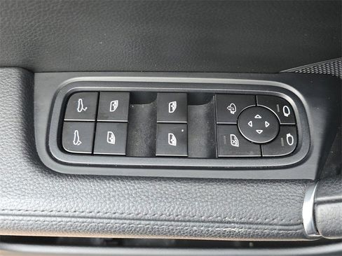 Used 2022 Porsche Cayenne image 23