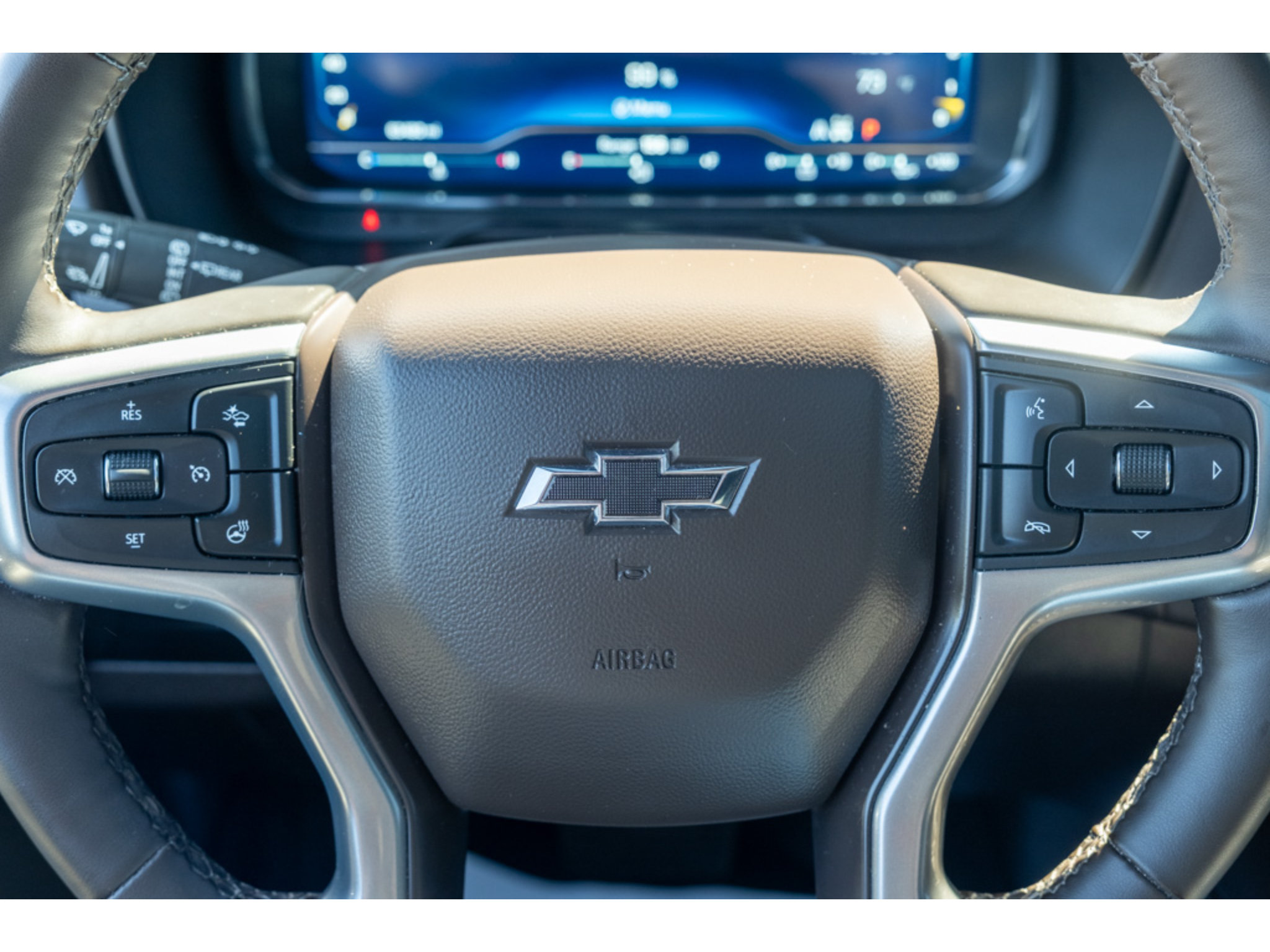 Used 2023 Chevrolet Tahoe Z71 w/ Luxury Package AWD/4WD image 18