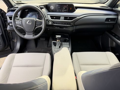 Used 2022 Lexus UX 200 image 15