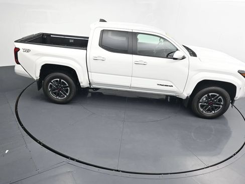 Used 2025 Toyota Tacoma TRD Sport AWD/4WD image 31