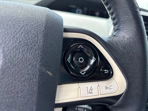 Used 2016 Toyota Prius Three Touring FWD image 19