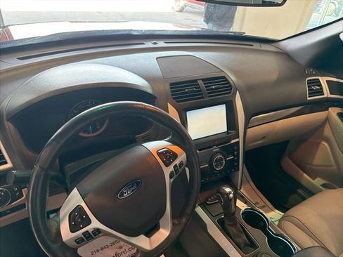 Used 2015 Ford Explorer Limited w/ Equipment Group 301A AWD/4WD image 10