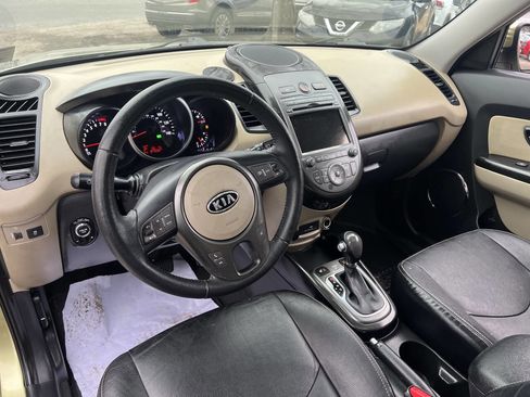 Used 2012 Kia Soul ! w/ Premium Pkg image 13