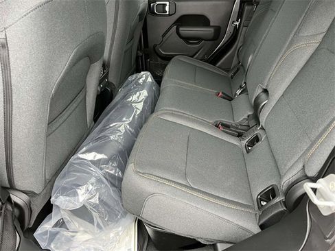 New 2025 Jeep Gladiator Sport image 26