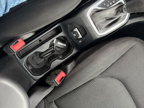 Used 2018 Jeep Renegade Altitude w/ UConnect 8.4 Nav Group image 15