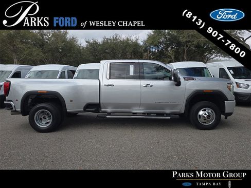 Used 2021 GMC Sierra 3500 Denali w/ Denali Ultimate Package image 3