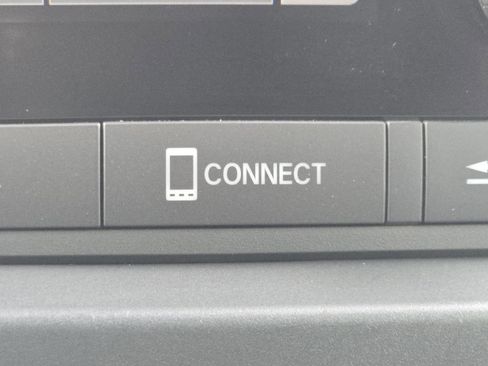 Used 2025 Honda Pilot Sport image 5