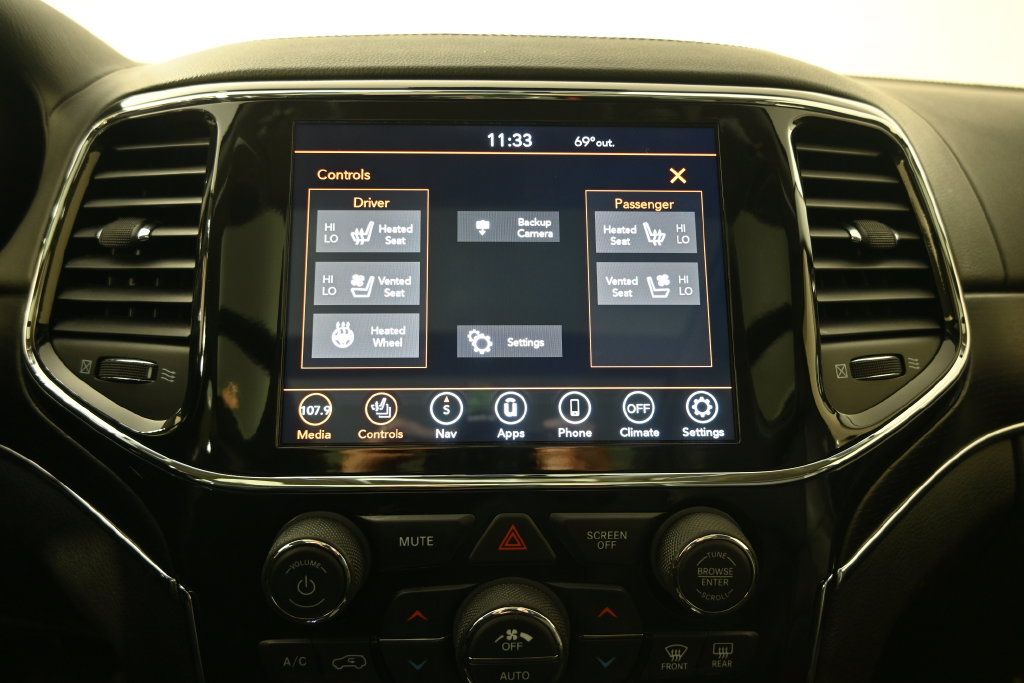 Used 2021 Jeep Grand Cherokee Summit AWD/4WD image 28