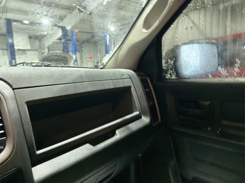 Used 2017 RAM 1500 Express image 25