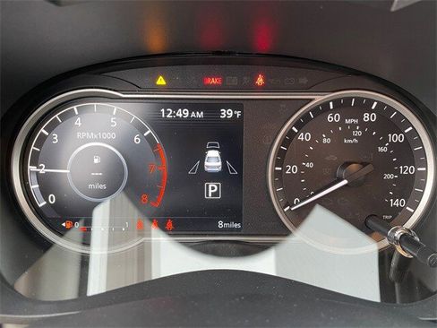 New 2025 Nissan Versa SR w/ Trunk Package image 18