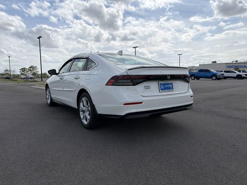 Certified 2025 Honda Accord LX image 3