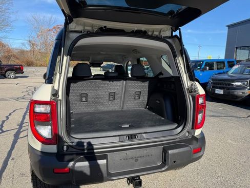 Used 2025 Ford Bronco Sport Badlands image 11