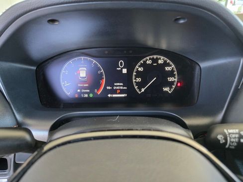 Certified 2025 Honda HR-V Sport image 19