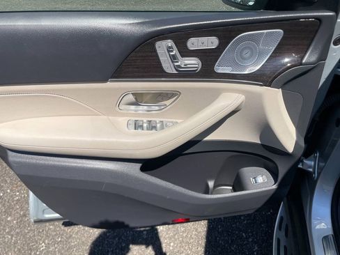 Used 2020 Mercedes-Benz GLS 450 4MATIC image 11