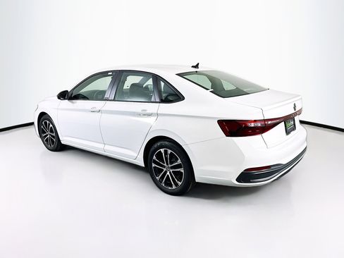 Used 2025 Volkswagen Jetta Sport image 5