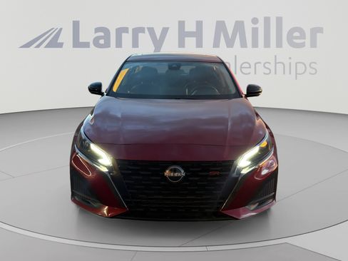 Used 2023 Nissan Altima 2.0 SR FWD image 8