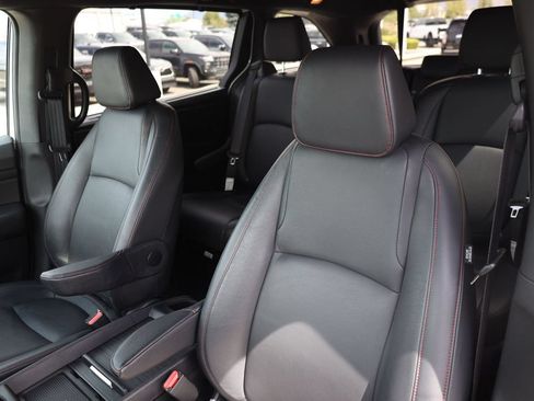 Used 2023 Honda Odyssey Sport image 16