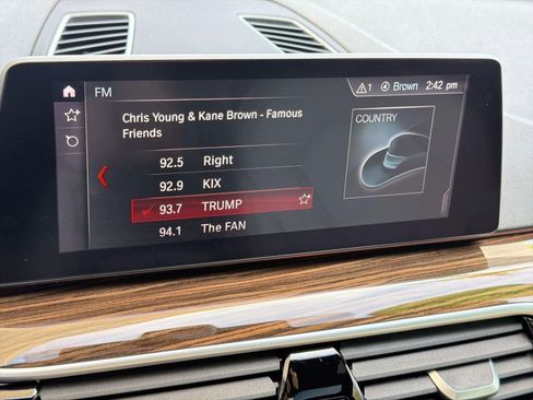 Used 2019 BMW 530i w/ Convenience Package RWD image 24