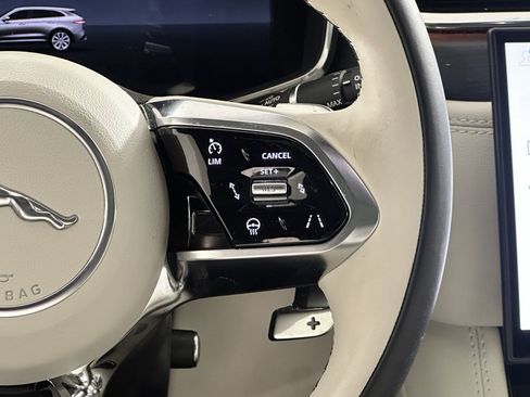 Used 2026 Jaguar F-PACE R-Dynamic S image 21