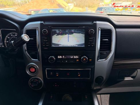 Used 2017 Nissan Titan SL w/ Chrome Package image 7