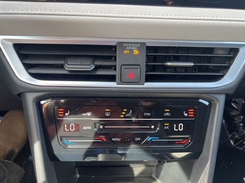 New 2025 Volkswagen Taos SE image 23