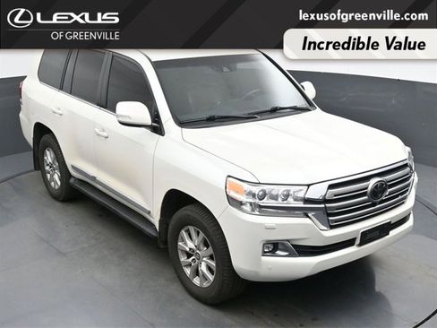 Used 2018 Toyota Land Cruiser w/ Carpet Mat Package image 18