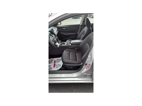 Used 2024 Nissan Altima 2.5 SV FWD image 11