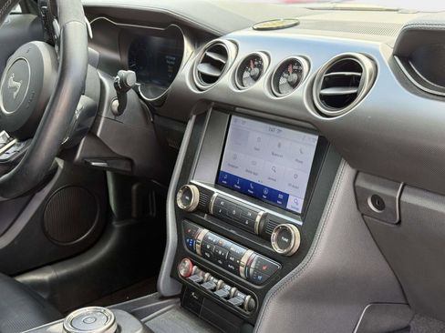 Used 2020 Ford Mustang Shelby GT500 w/ Technology Package image 34