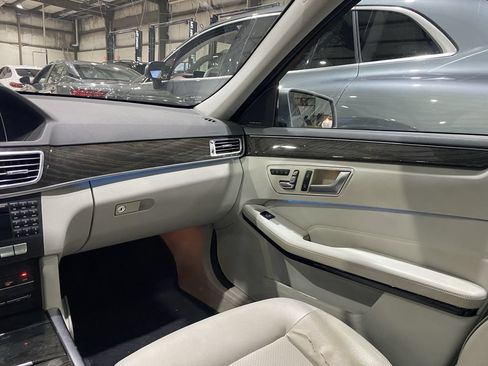 Used 2015 Mercedes-Benz E 350 Sedan image 4