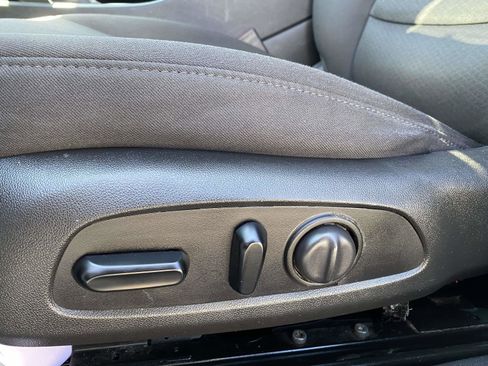 Used 2021 Chevrolet Malibu LT FWD image 15