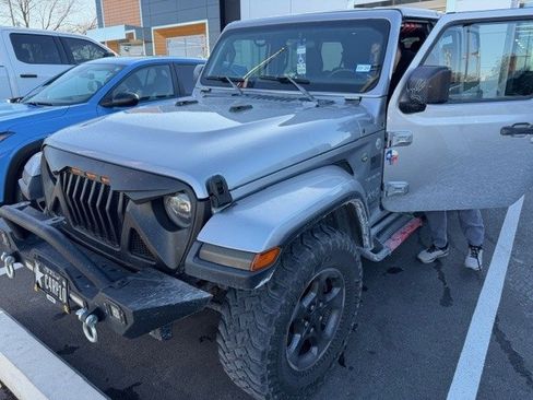 Used 2018 Jeep Wrangler Unlimited Sahara image 4