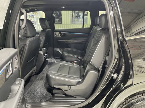 New 2026 Buick Enclave Avenir w/ Super Cruise Package image 12