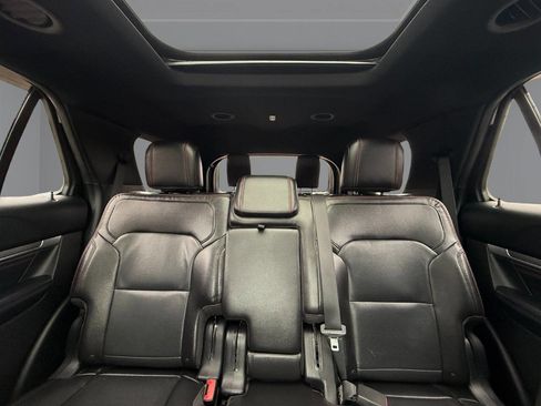 Used 2018 Ford Explorer Sport image 32
