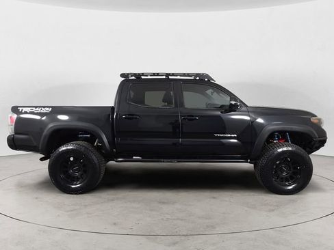 Used 2021 Toyota Tacoma TRD Off-Road w/ Technology Package image 6
