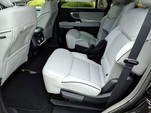 New 2026 Ford Expedition Platinum w/ Platinum Ultimate Package image 5