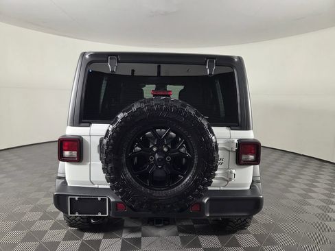 Used 2025 Jeep Wrangler Unlimited Sport AWD/4WD image 7