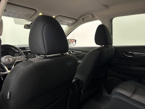 Used 2017 Nissan Rogue SV w/ SV Family Package image 49