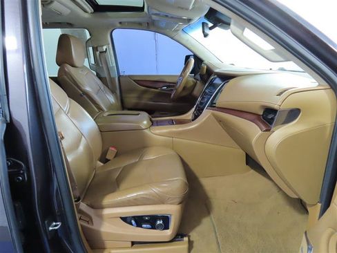 Used 2016 Cadillac Escalade Platinum AWD/4WD image 38